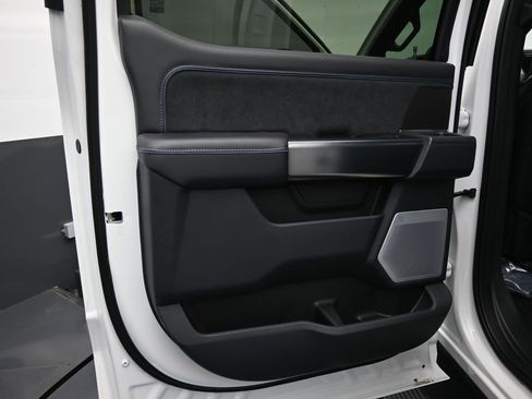 New 2026 Ford F250 Platinum image 24