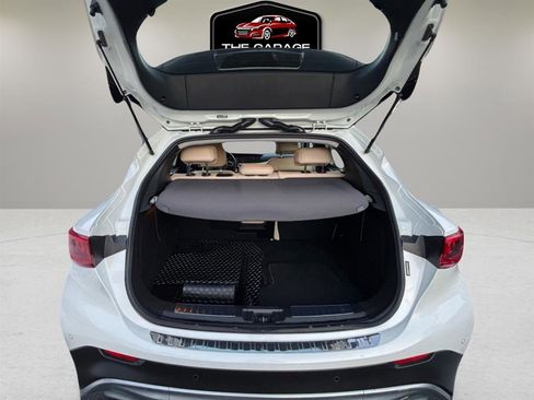 Used 2018 INFINITI QX30 Premium w/ Navigation Package image 22