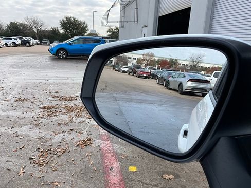 Used 2025 Toyota RAV4 XLE image 19