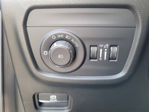 New 2025 Jeep Grand Cherokee Limited w/ Luxury Tech Group II image 22