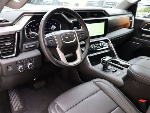 Used 2023 GMC Sierra 1500 Denali w/ Technology Package AWD/4WD image 5