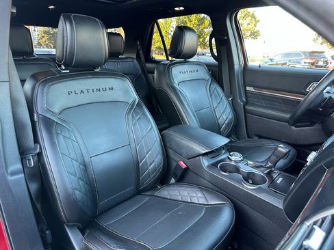 Used 2018 Ford Explorer Platinum image 9