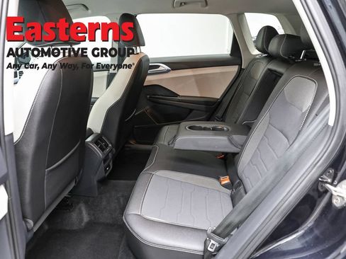 Used 2025 Volkswagen Taos SE AWD/4WD image 20
