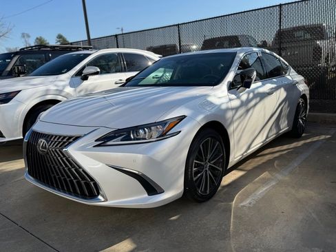Used 2023 Lexus ES 350 w/ Premium Package image 2