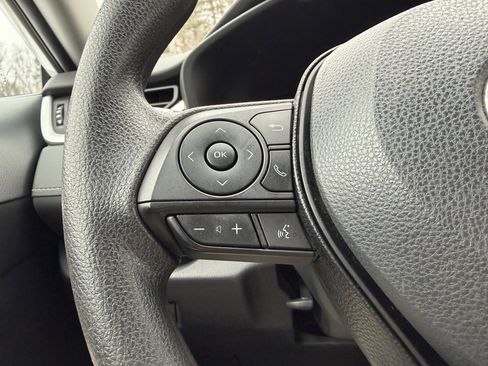 Used 2019 Toyota RAV4 LE image 19