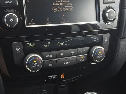 Certified 2020 Nissan Rogue SV image 15