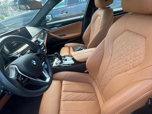 Used 2023 BMW 530i w/ Premium Package RWD image 5