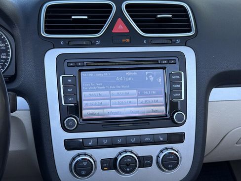 Used 2013 Volkswagen Eos Komfort image 26