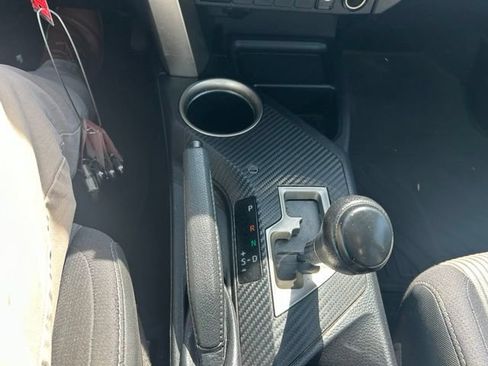 Used 2015 Toyota RAV4 XLE AWD/4WD image 24