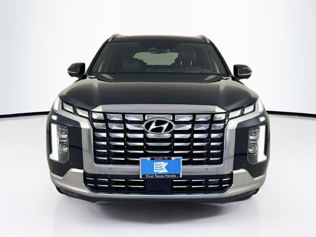 Used 2023 Hyundai Palisade Calligraphy w/ Cargo Package FWD image 2