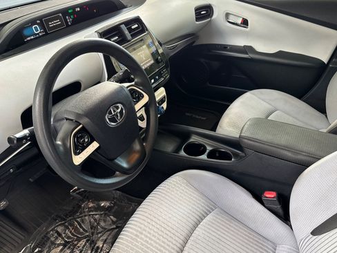 Used 2016 Toyota Prius Two FWD image 11