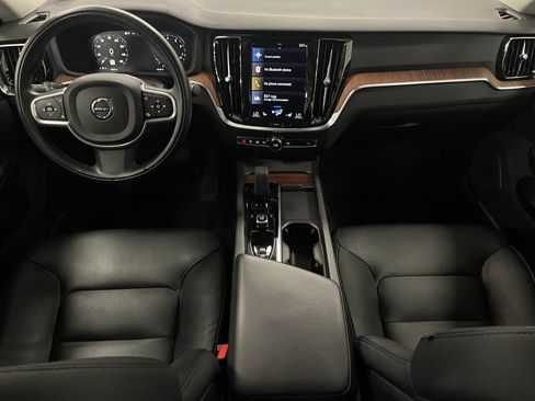 Used 2022 Volvo S60 B5 Momentum w/ Premium Package image 15