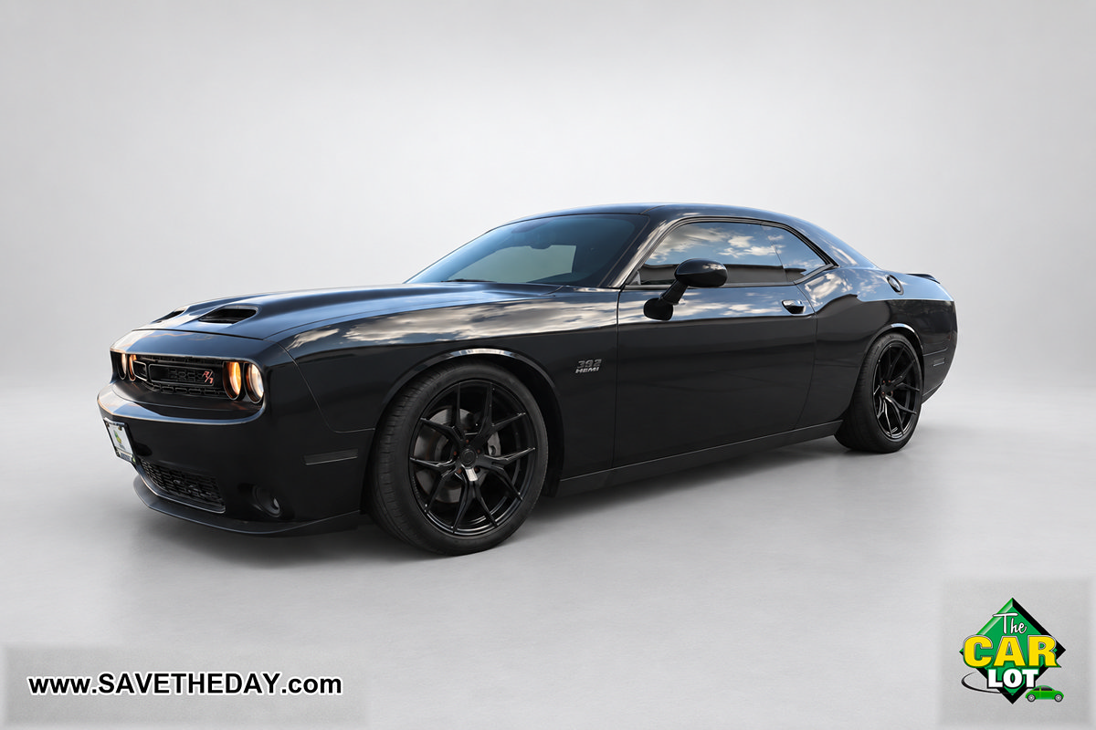 Used 2018 Dodge Challenger R/T w/ Blacktop Package RWD image 4