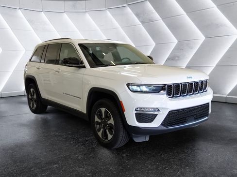 Used 2024 Jeep Grand Cherokee Limited 4xe AWD/4WD image 1