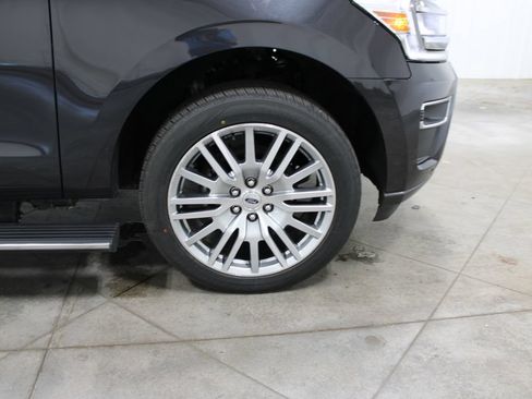Used 2024 Ford Expedition Limited AWD/4WD image 43