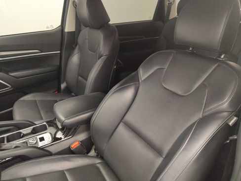 Used 2022 Kia Telluride LX FWD image 17