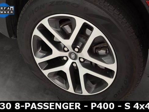 Used 2024 Land Rover Defender 130 S image 9