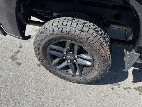 Used 2019 Chevrolet Silverado 1500 LT Trail Boss AWD/4WD image 15