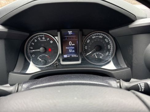 Used 2022 Toyota Tacoma TRD Sport image 15