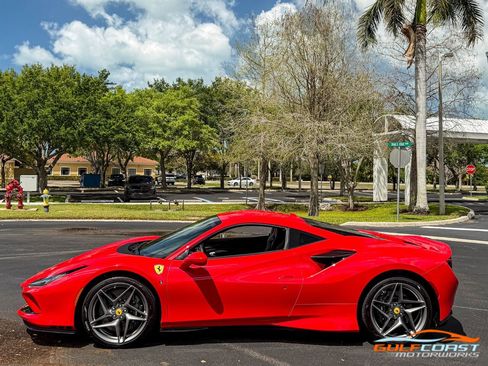 Used 2021 Ferrari F8 Tributo image 43