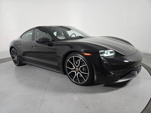 Used 2022 Porsche Taycan RWD image 16