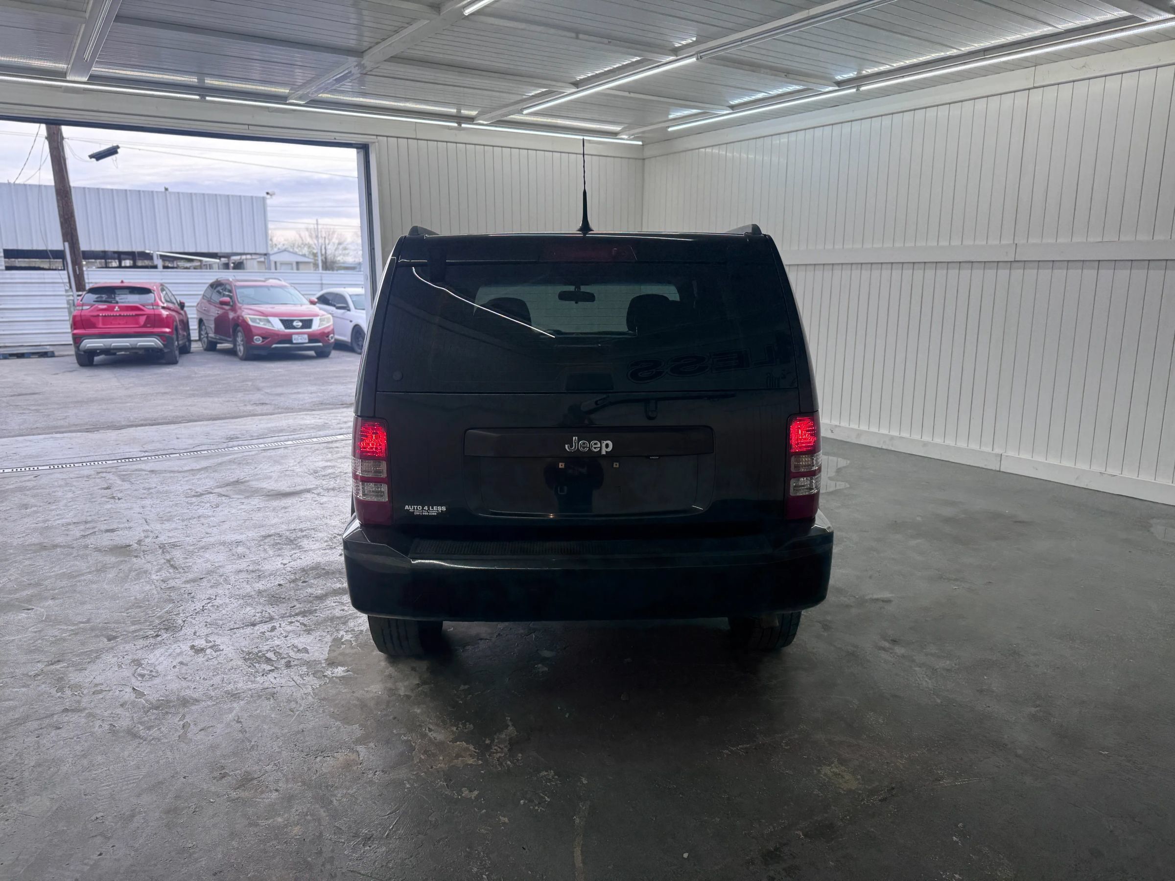 Used 2011 Jeep Liberty Sport RWD image 6