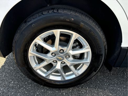 Certified 2024 Chevrolet Equinox LT FWD image 25
