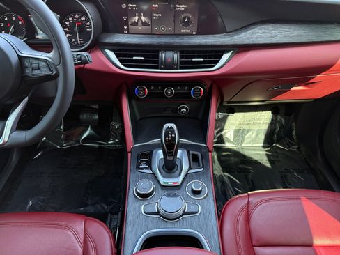 Used 2020 Alfa Romeo Stelvio w/ Nero Edizione image 11