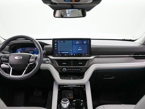 Certified 2025 Ford Explorer Platinum w/ Ultimate Package image 14