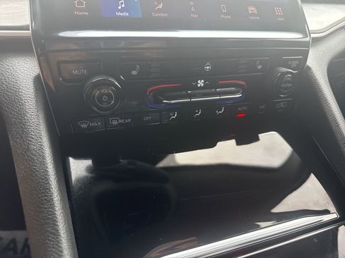 Certified 2023 Jeep Grand Cherokee L Limited image 23