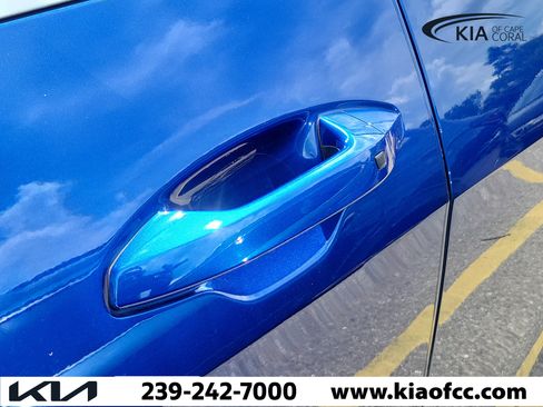 Used 2024 Kia Sportage EX FWD image 7