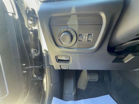 Used 2022 Jeep Grand Cherokee L Laredo w/ Luxury Tech Group I AWD/4WD image 14
