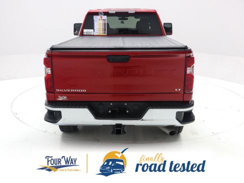 Used 2021 Chevrolet Silverado 2500 LT w/ Convenience Package AWD/4WD image 5