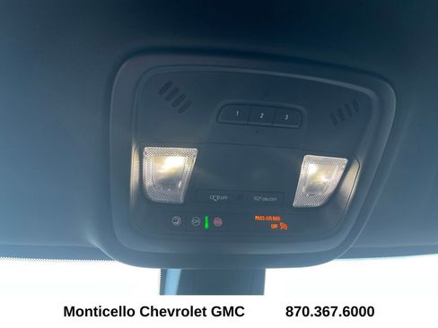 Used 2023 Chevrolet Traverse LT w/ LT Premium Package image 19