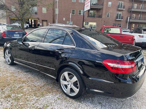 Used 2010 Mercedes-Benz E 350 4MATIC Sedan image 3