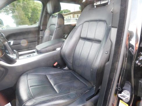 Used 2018 Land Rover Range Rover Sport SE AWD/4WD image 3