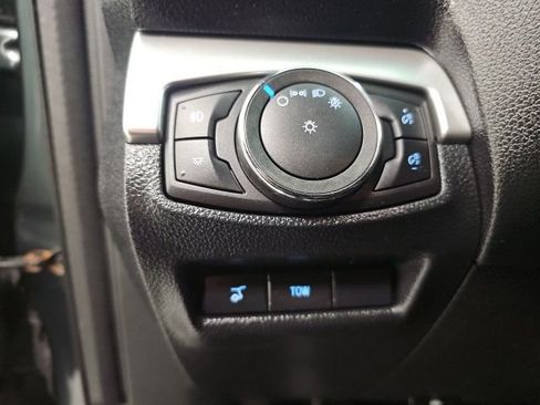 Used 2016 Ford Explorer XLT w/ Equipment Group 202A image 16