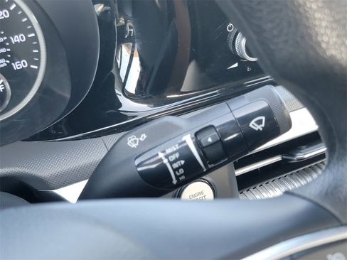 Used 2022 Kia K5 LXS image 36