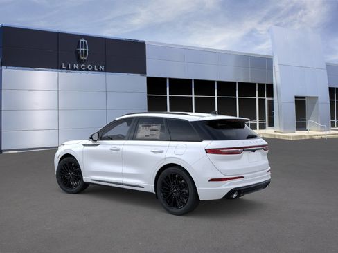 New 2026 Lincoln Corsair Reserve w/ Jet Appearance Package FWD image 4