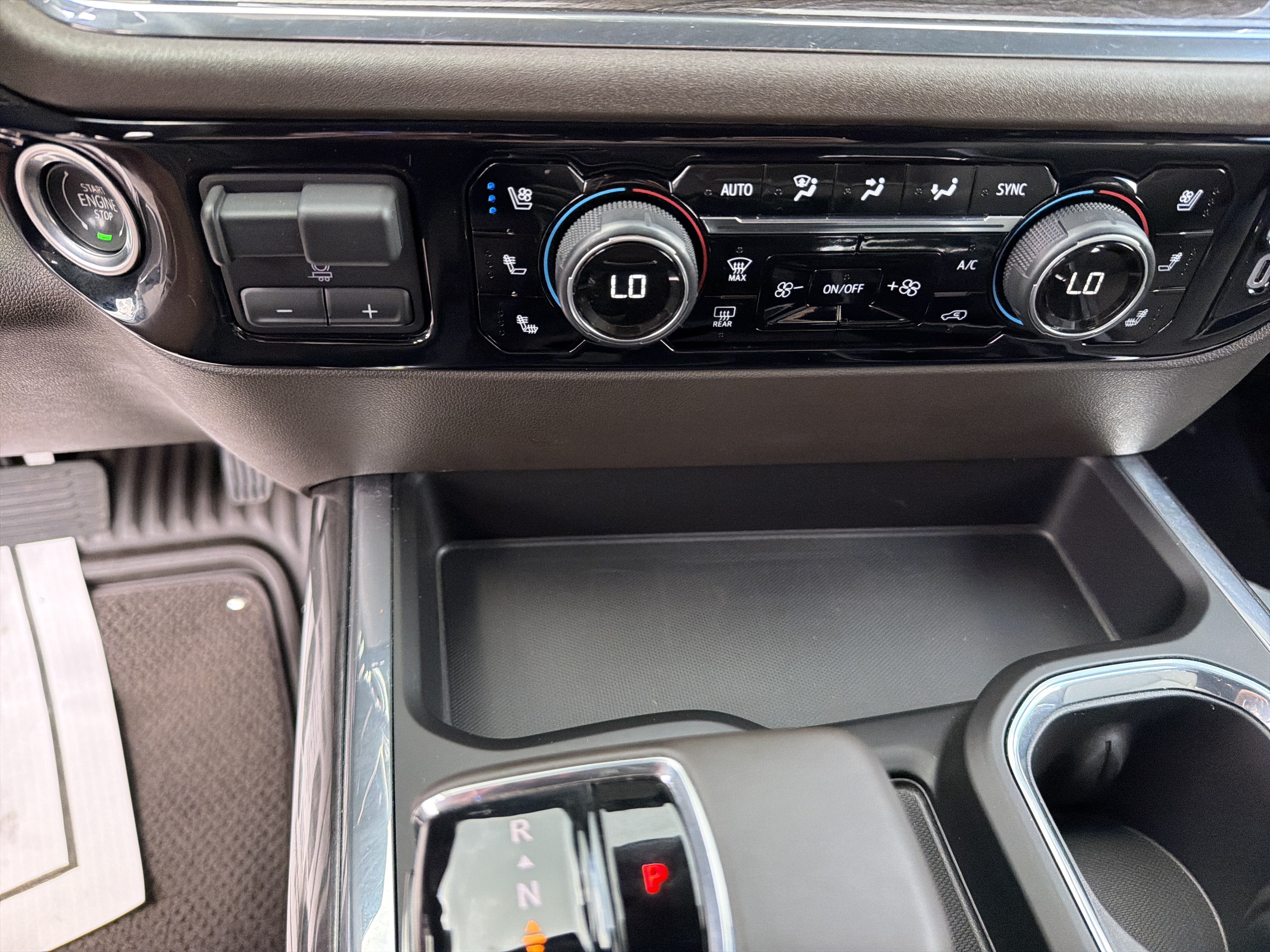 Certified 2024 Chevrolet Silverado 1500 LTZ w/ Technology Package AWD/4WD image 23