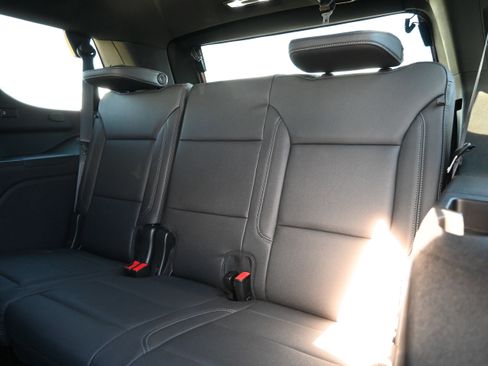 Used 2023 Chevrolet Tahoe Z71 w/ Z71 Off-Road Package image 31