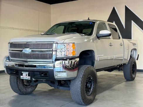 Used 2007 Chevrolet Silverado 2500 LTZ w/ Safety Package AWD/4WD image 1