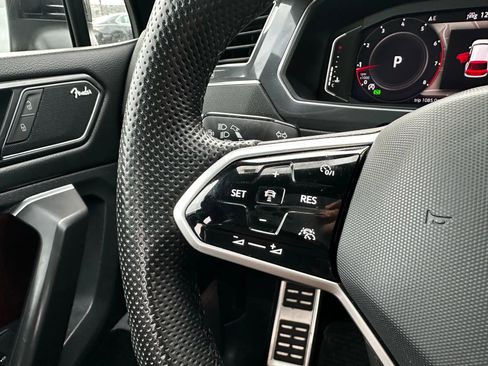 Used 2022 Volkswagen Tiguan SEL R-Line image 25