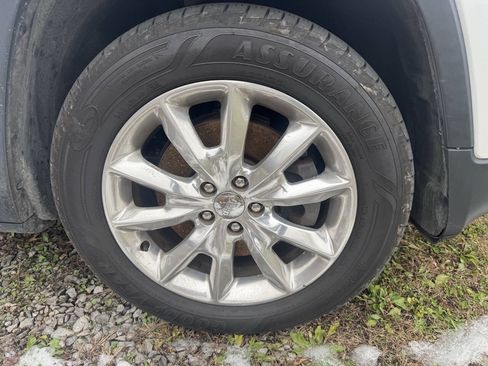 Used 2016 Jeep Cherokee Limited AWD/4WD image 5