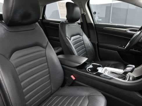 Used 2014 Ford Fusion SE w/ Equipment Group 202A image 26