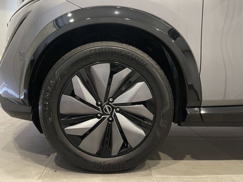 Used 2023 Nissan Ariya AWD image 7