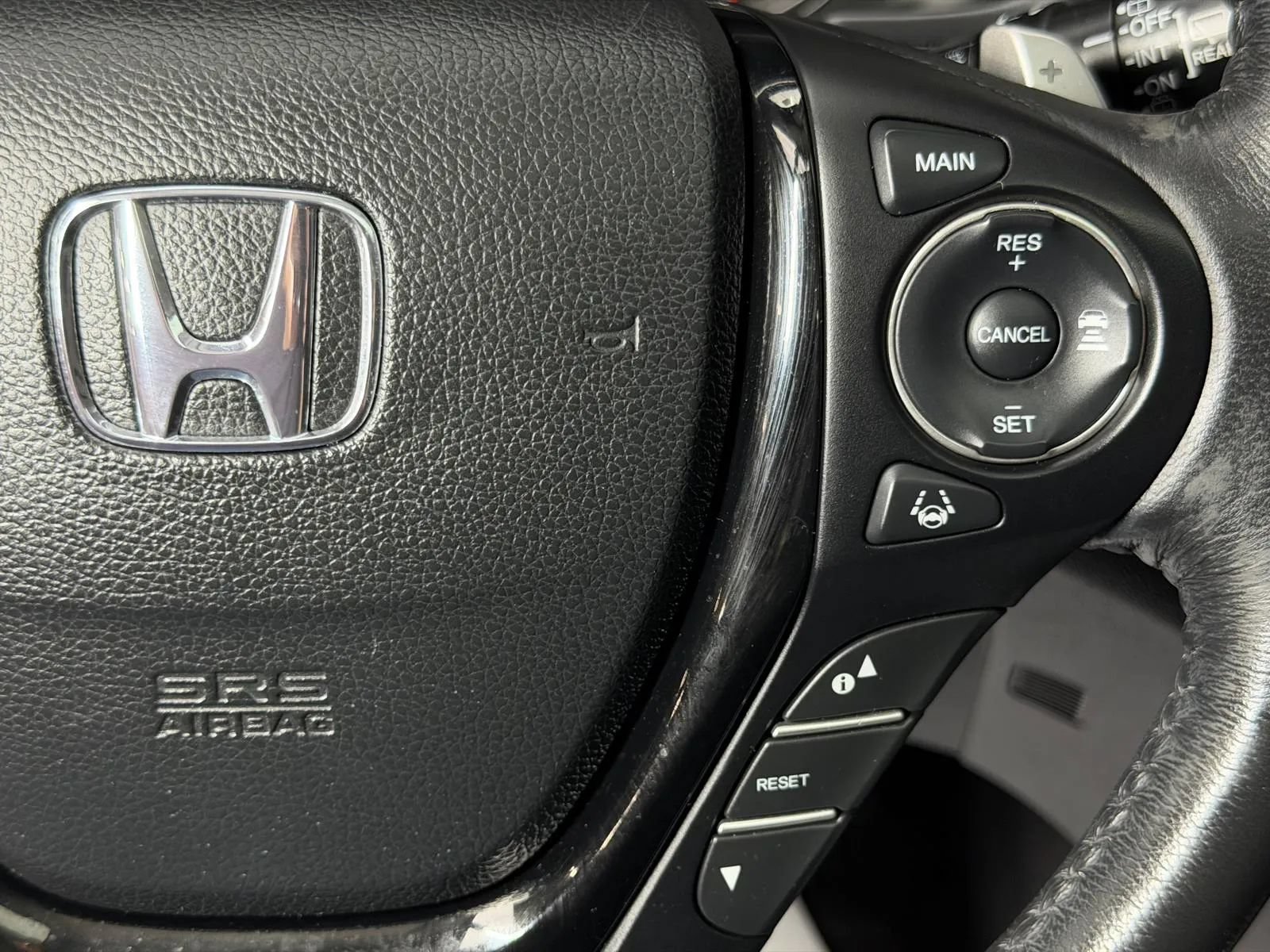 Used 2016 Honda Pilot Touring image 38