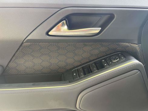 Used 2024 Lexus GX 550 w/ Accessory Package (Z1) AWD/4WD image 22
