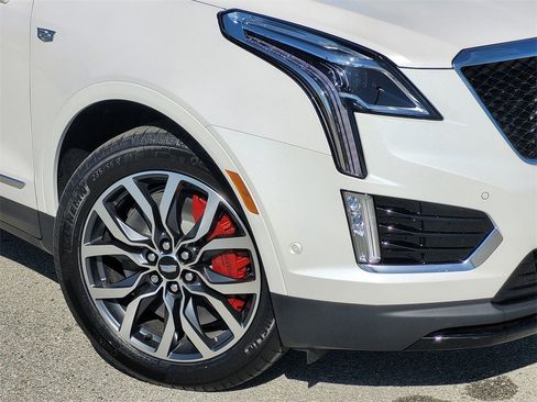 New 2025 Cadillac XT5 Sportv w/ Technology Package image 6