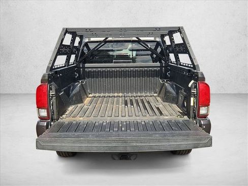 Used 2019 Toyota Tacoma TRD Off-Road w/ Technology Package AWD/4WD image 6